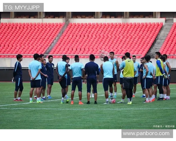 球星默契传递彰显团队精神激发绿茵场上无限激情